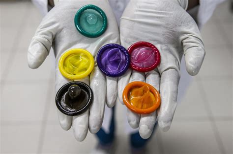 Fafanje brez kondoma za doplačilo Spolna masaža Pujehun